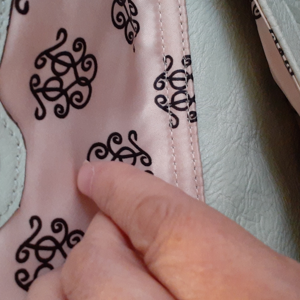 Jessica Simpson Purse - Picture 2 of 7